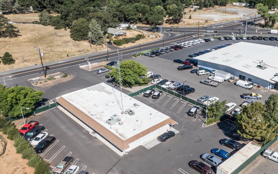 More Photos Of 18437 5th Ave, Jamestown Office For Sale