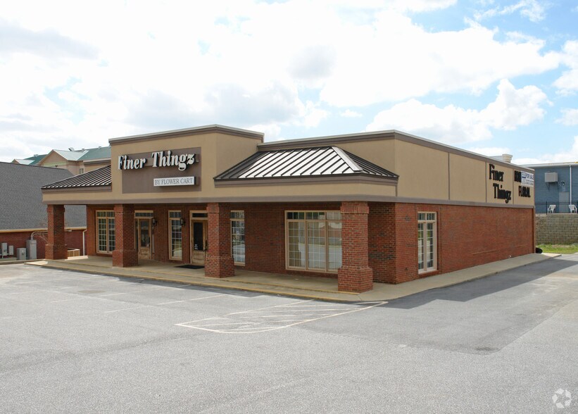 More Photos Of 7559 Kayne Blvd, Columbus Freestanding For Lease