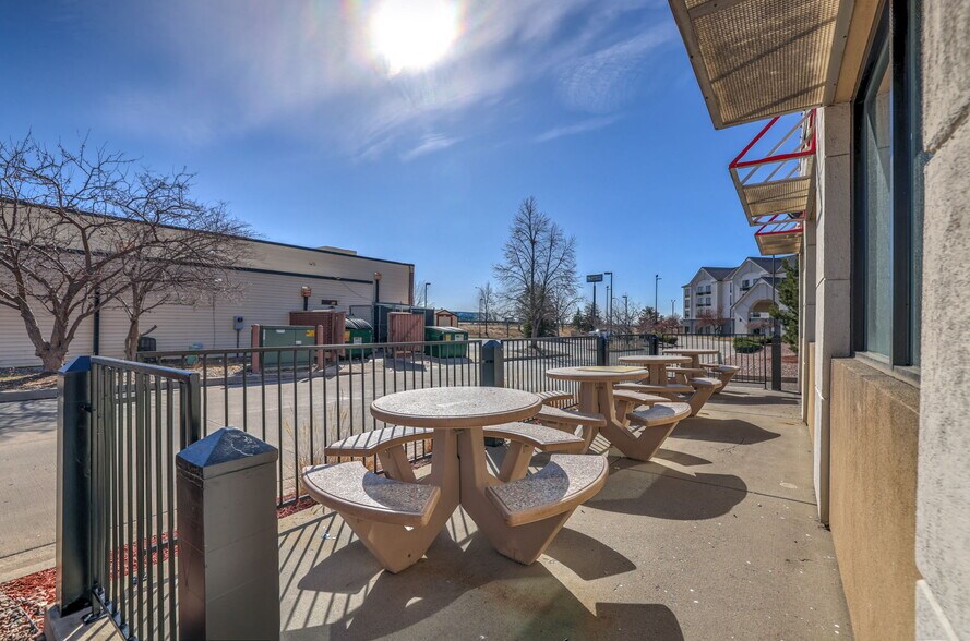 More Photos Of 511 Garden of the Gods Rd, Colorado Springs Fast Food For Sale