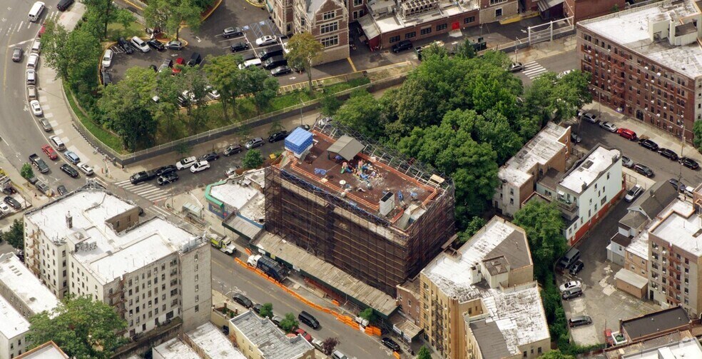 More Photos Of 200 W Tremont Ave, Bronx Schools For Lease