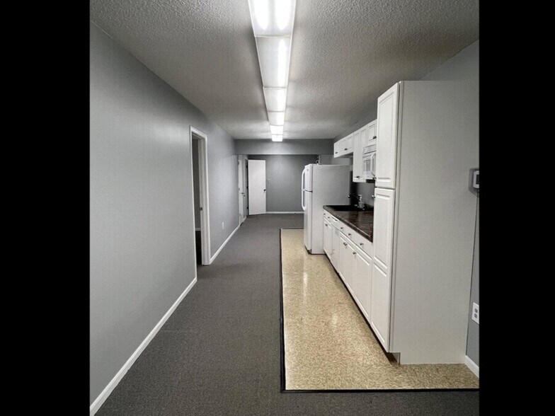 More Photos Of 1910 Indian Wood Cir, Maumee Medical For Lease