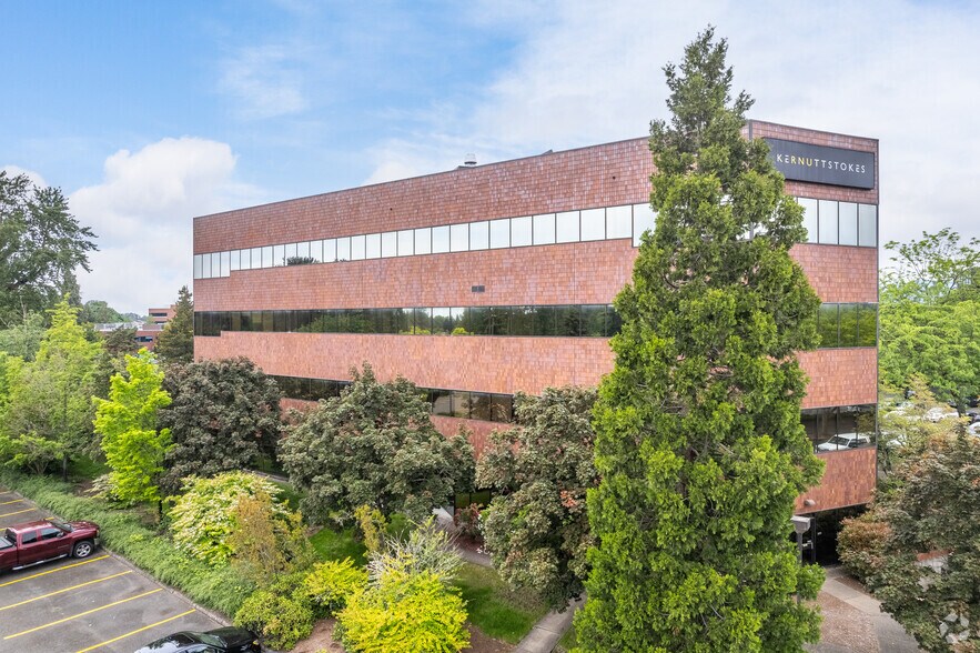 Primary Photo Of 1600 Executive Pky, Eugene Office For Lease