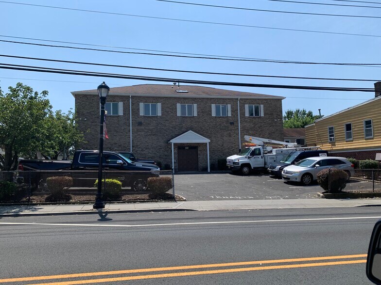 Primary Photo Of 2107 Springfield Ave, Vauxhall Service For Lease