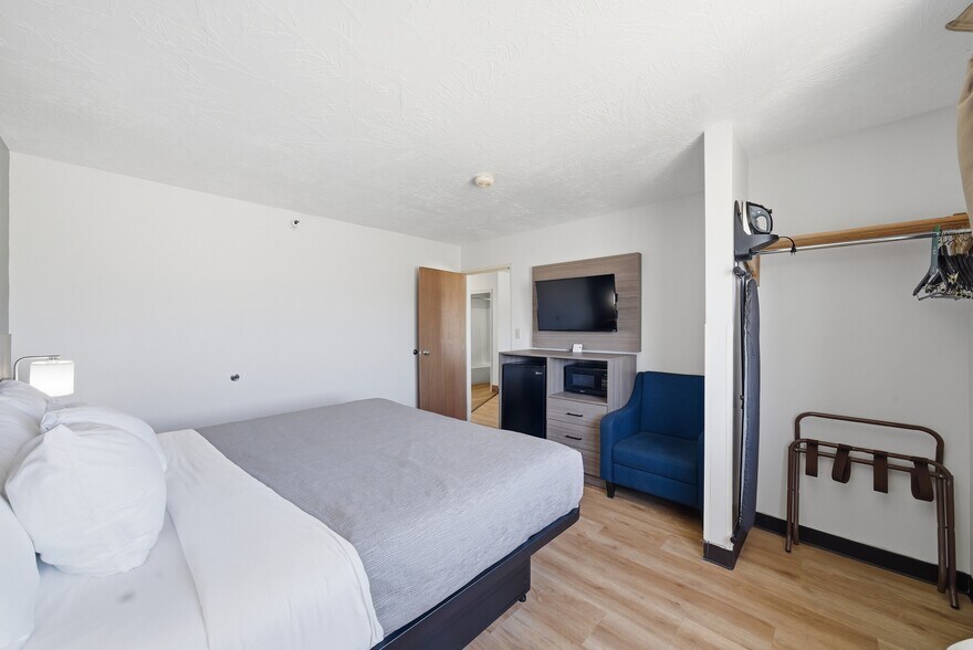 More Photos Of 626 W 1400 N, Beaver Hotel For Sale