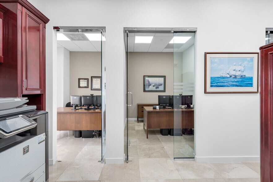 More Photos Of 2020 Ponce De Leon Blvd, Coral Gables Office For Sale