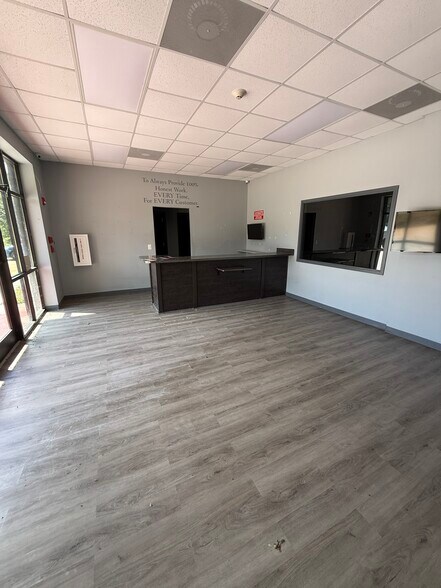 More Photos Of 2101 Dogwood Industrial Cir, Conyers Warehouse For Sale