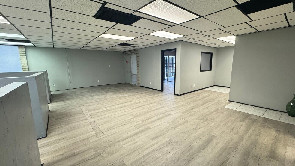 More Photos Of 2201 S McClintock Dr, Tempe Office For Lease