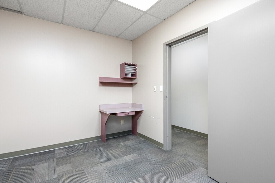More Photos Of 100 Princess St, Kingston Medical For Lease