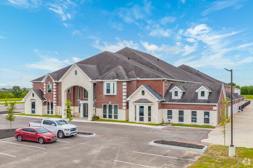 More Photos Of 11800 Magnolia Pky, Manvel Office For Lease