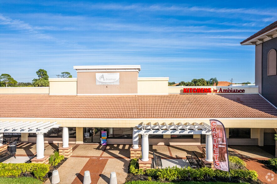 More Photos Of 8951 Bonita Beach Rd SE, Bonita Springs Restaurant For Lease