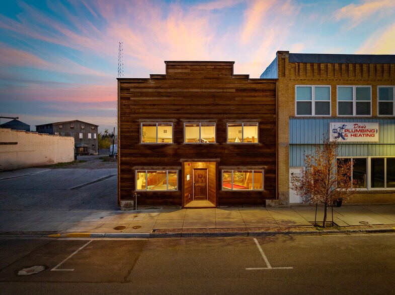 More Photos Of 417 Main St, Ashton Specialty For Sale