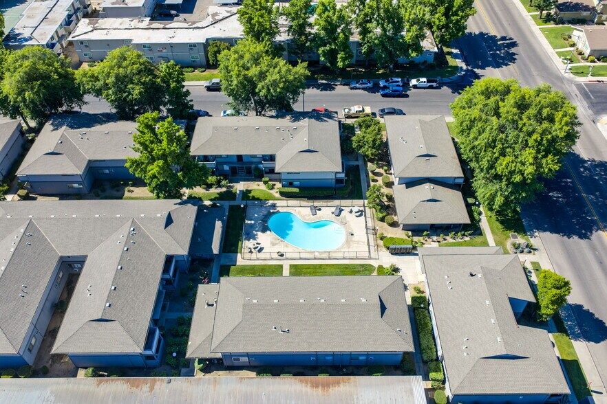 More Photos Of 2205 Peach Ave, Clovis Apartments For Sale