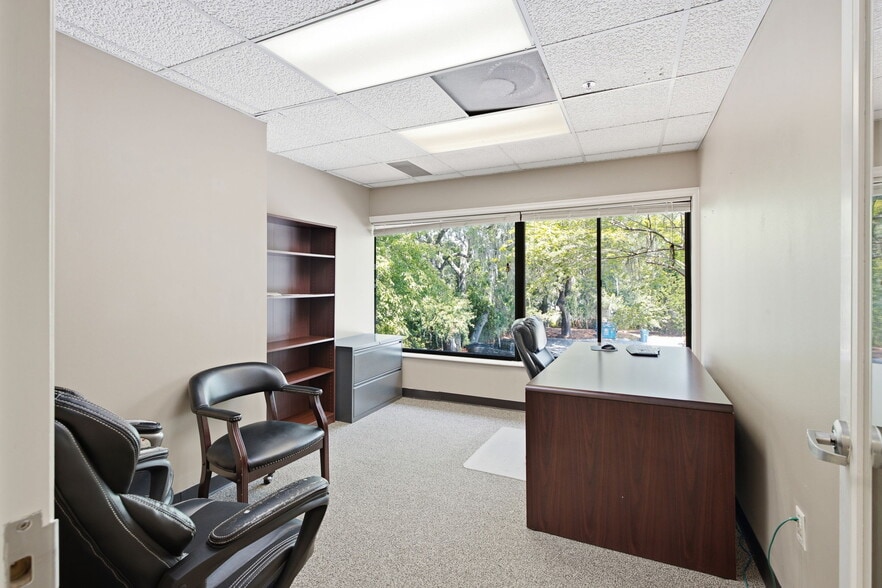More Photos Of 1044 William Hilton Pky, Hilton Head Island Office For Sale