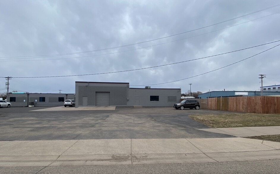 More Photos Of 636 NE 39th Ave, Minneapolis Manufacturing For Sale