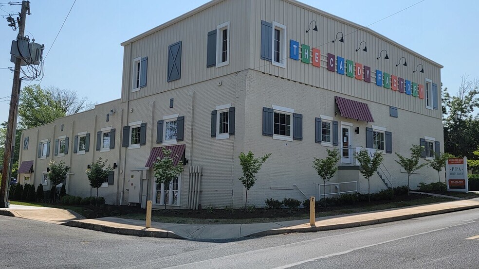 More Photos Of 31 N Spruce St, Elizabethtown Office Residential For Lease