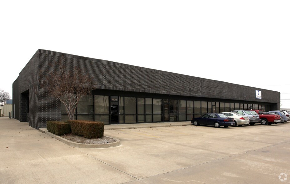 More Photos Of 10011-10015 E 51st St, Tulsa Flex For Sale