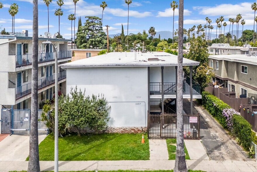 More Photos Of 14317 Haynes St, Van Nuys Apartments For Sale