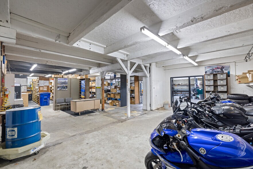 More Photos Of 735 Gilman St, Berkeley Showroom For Sale