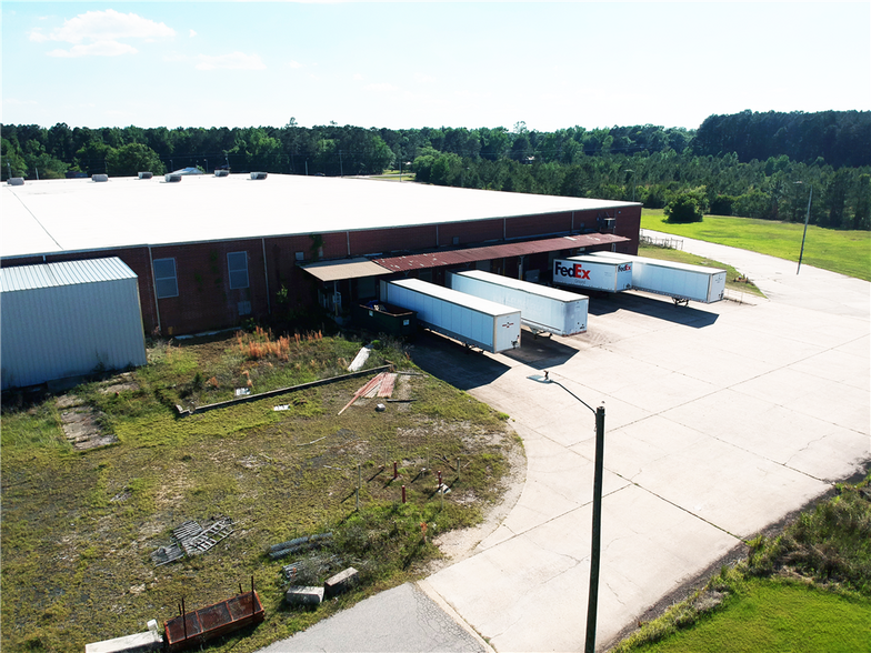 More Photos Of 1000 Bicycle Way, Manning Distribution For Lease
