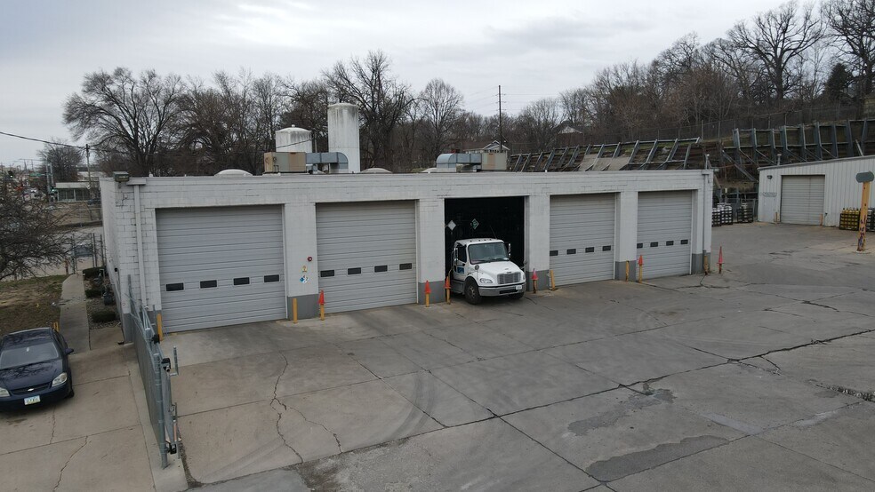 More Photos Of 1700 2nd Ave, Des Moines Warehouse For Sale