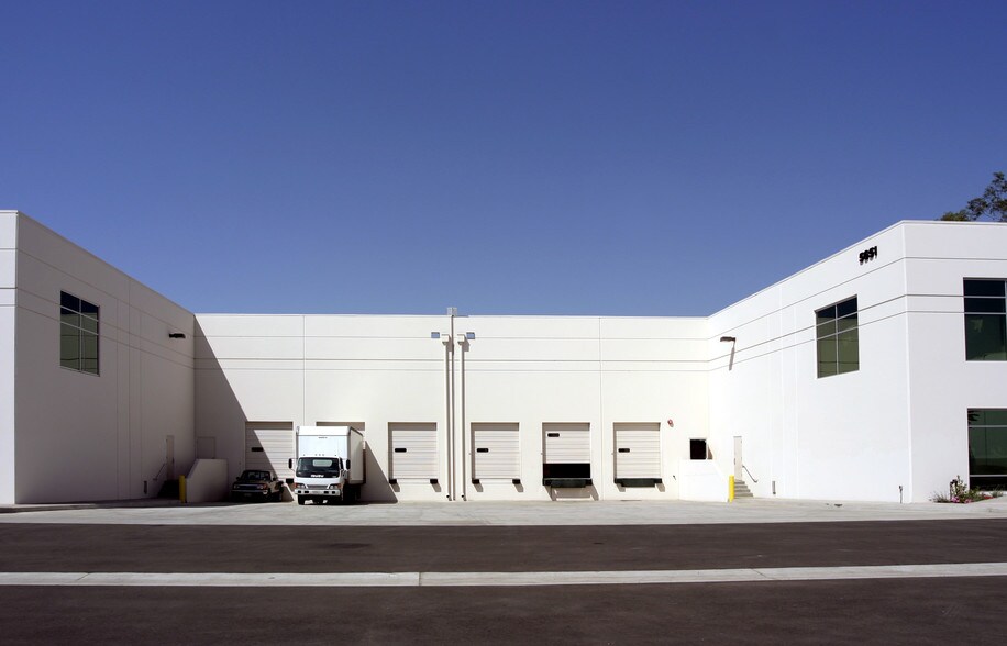 More Photos Of 5651 Mansfield Way, Bell Warehouse For Sale