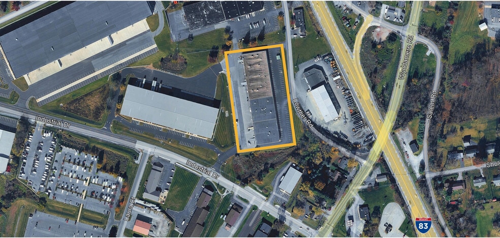 More Photos Of 631-641 Lowther Rd, Lewisberry Warehouse For Lease