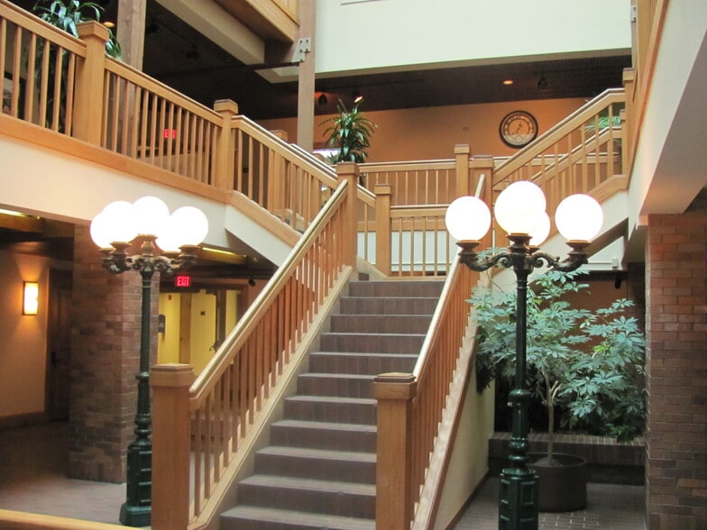 More Photos Of 1338 Commerce Ave, Longview Office For Sale