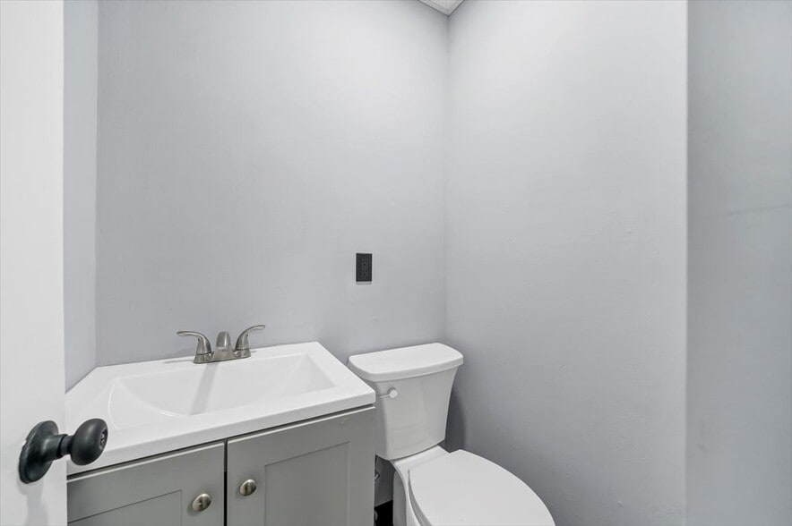 More Photos Of 63 New Main St, Haverstraw Medical For Sale