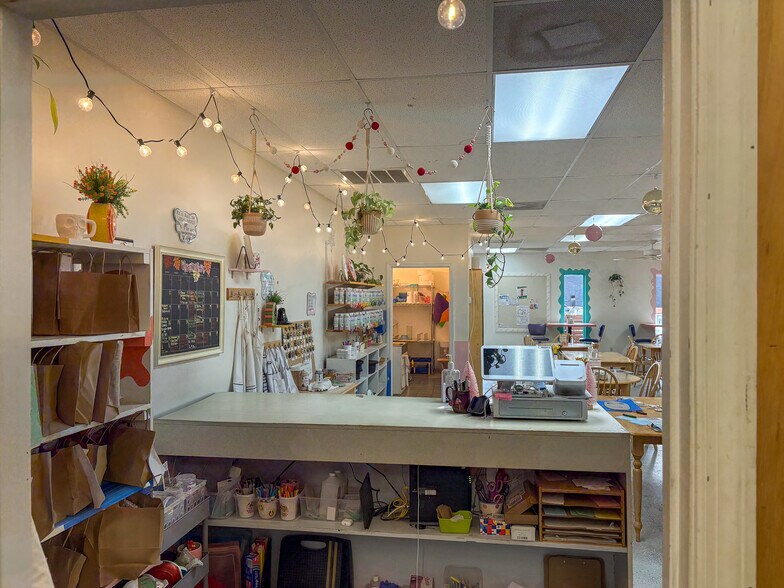 More Photos Of 622 Old Trolley Rd, Summerville Storefront For Lease