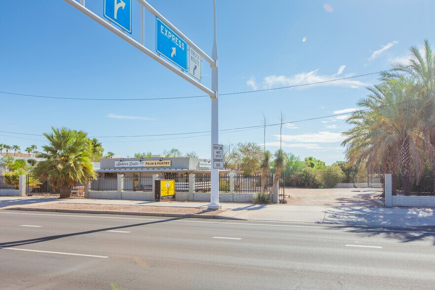 More Photos Of 3039 N Scottsdale Rd, Scottsdale Freestanding For Sale