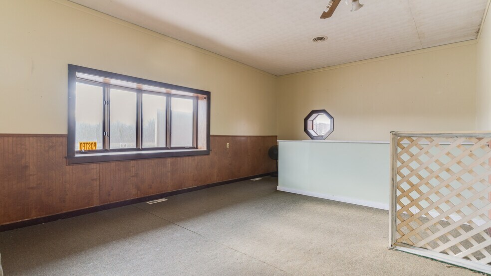 More Photos Of 11735 Hg Trueman Rd, Lusby Freestanding For Sale