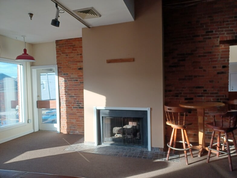 More Photos Of 215 Judiciary St, Aurora Restaurant For Sale