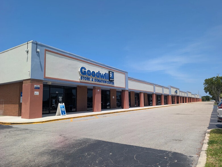 More Photos Of 2705-2819 Peters Rd, Fort Pierce Office For Lease