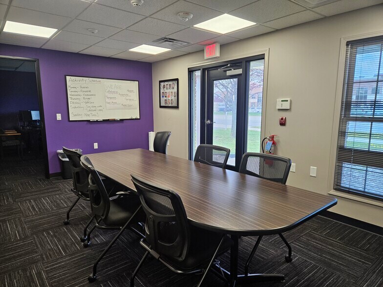 More Photos Of 902 S Washington Ave, Saginaw Office For Sale