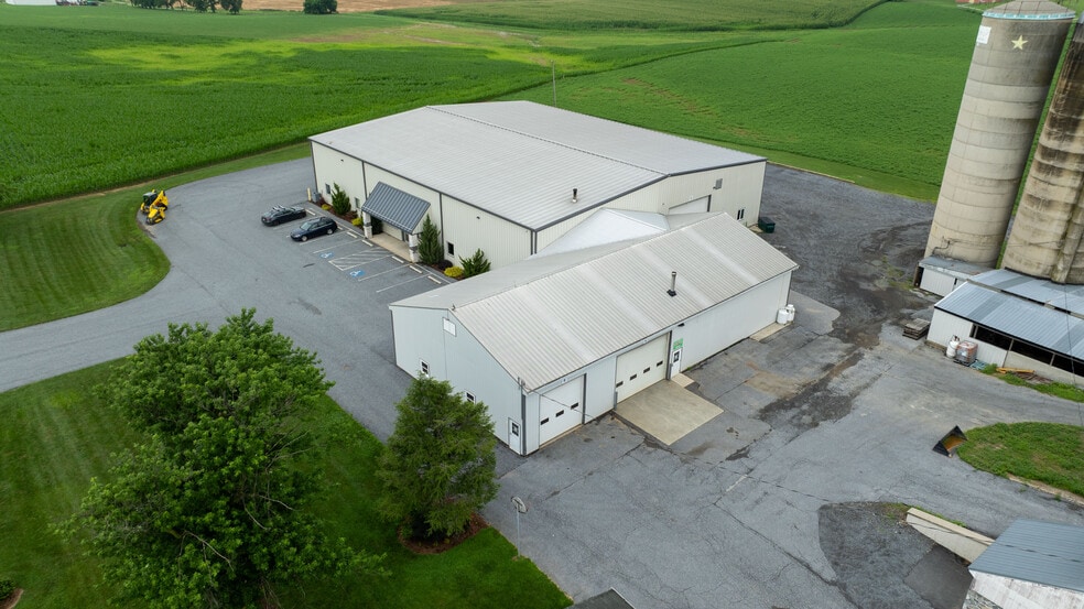 More Photos Of 608 Fairview Rd, Manheim Specialty For Lease