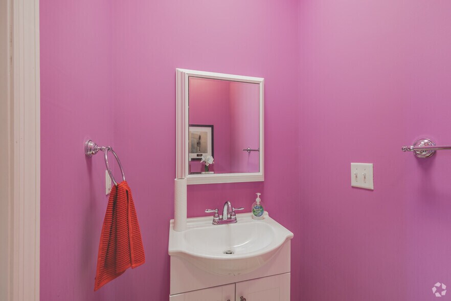 More Photos Of 835 Magnolia Rd, Charleston Religious Facility For Sale