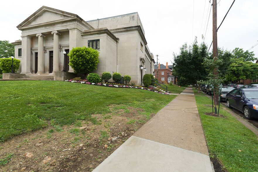 More Photos Of 871 N Park St, Columbus Office For Sale