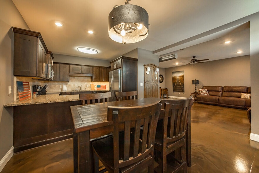 More Photos Of 7910 Edgemont Rd, Greers Ferry Apartments For Sale