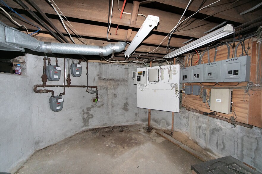 More Photos Of 604 White Horse Pike, Oaklyn Storefront For Sale