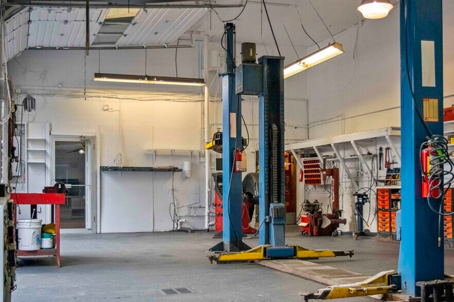 More Photos Of 53 Estrada Rd, Central Valley Warehouse For Lease