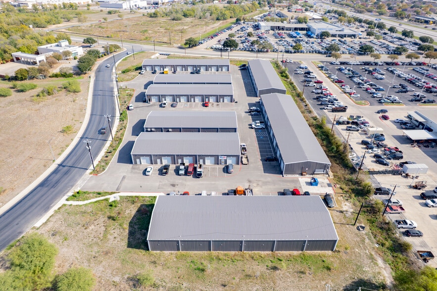 More Photos Of 2203 Cascade Pky, San Antonio Unknown For Lease