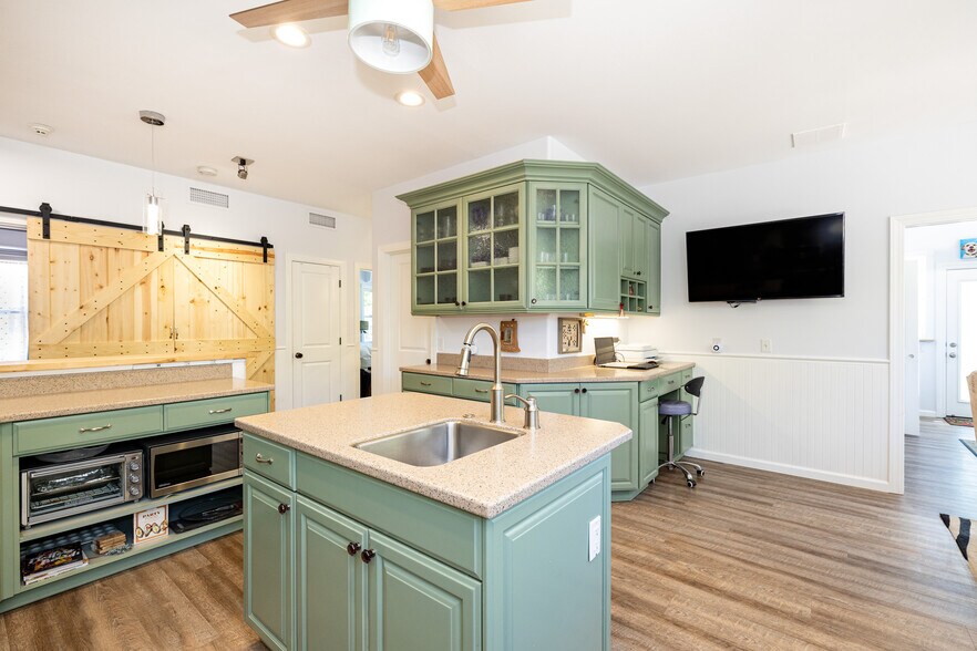 More Photos Of 303 W Juniper Ave, Flagstaff Hospitality For Sale