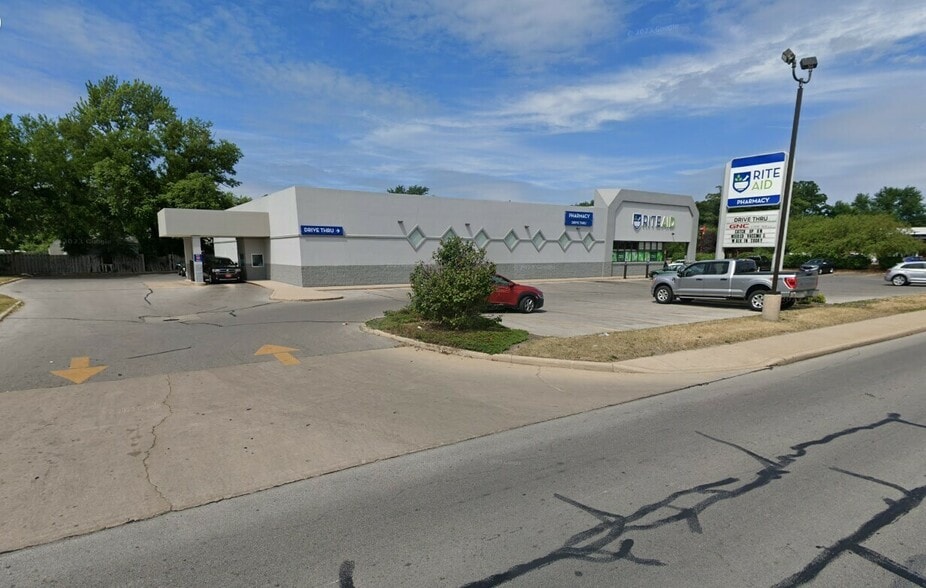 More Photos Of 5224 Dorr St, Toledo Freestanding For Sale