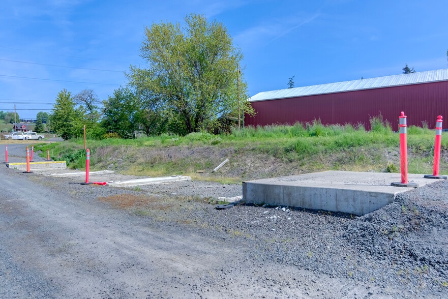 More Photos Of 18400 N Highway 99 W, Dayton Light Manufacturing For Sale