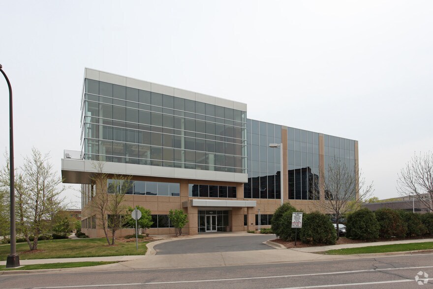 More Photos Of 1101 W River Pky, Minneapolis Office For Lease