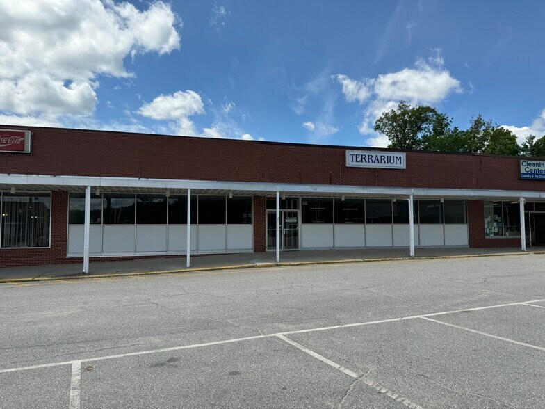 More Photos Of 179 Main St, South Paris Unknown For Lease