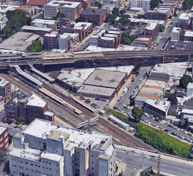 More Photos Of 3956 63rd St, Woodside Warehouse For Lease