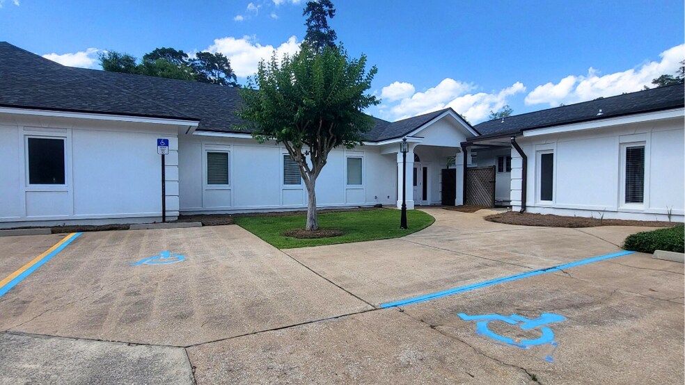 Primary Photo Of 416 Gordon Ave, Thomasville Medical For Lease