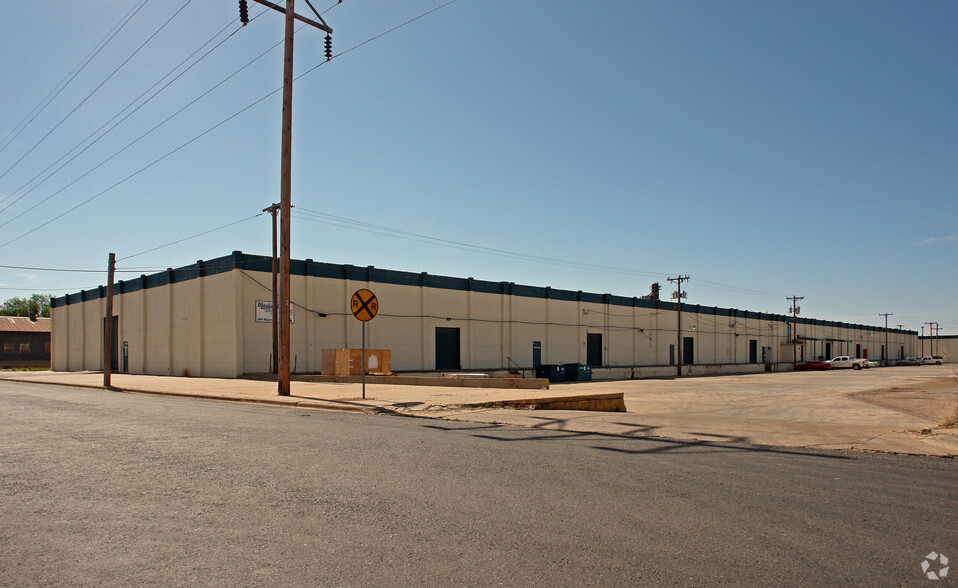 Primary Photo Of 3801 Magnolia Ave, Lubbock Distribution For Lease