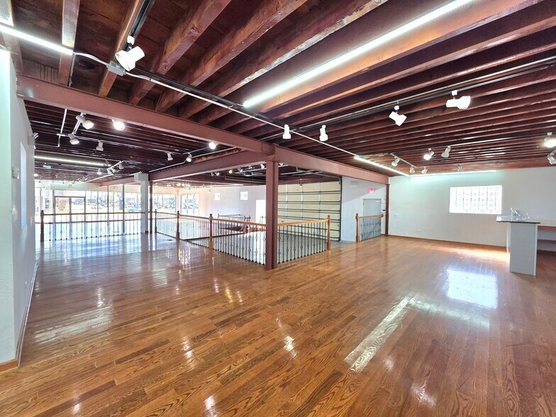 More Photos Of 10220 Grand Ave, Franklin Park Storefront Retail Office For Lease